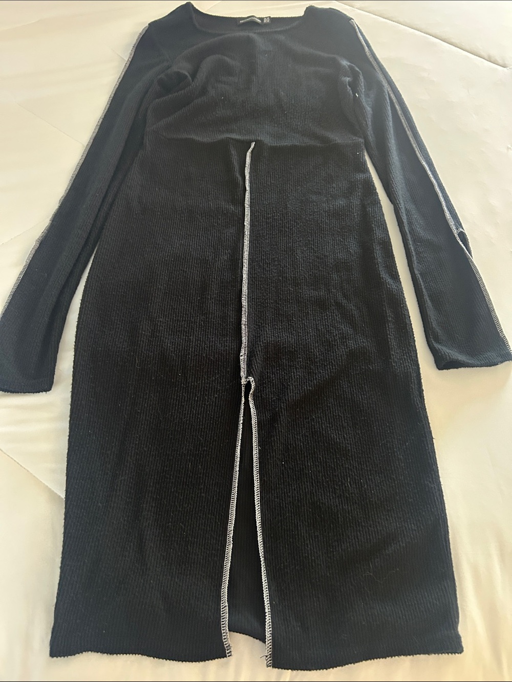 PrettyLittleThing Black Ribbed Long Sleeve Midi Dress with White Contrast Edge